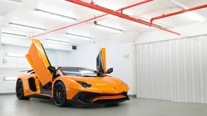 Aventador SV Arancio Borealis