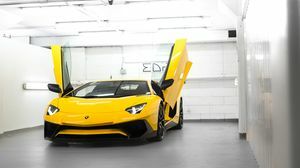 Aventador SV Giallo Orion