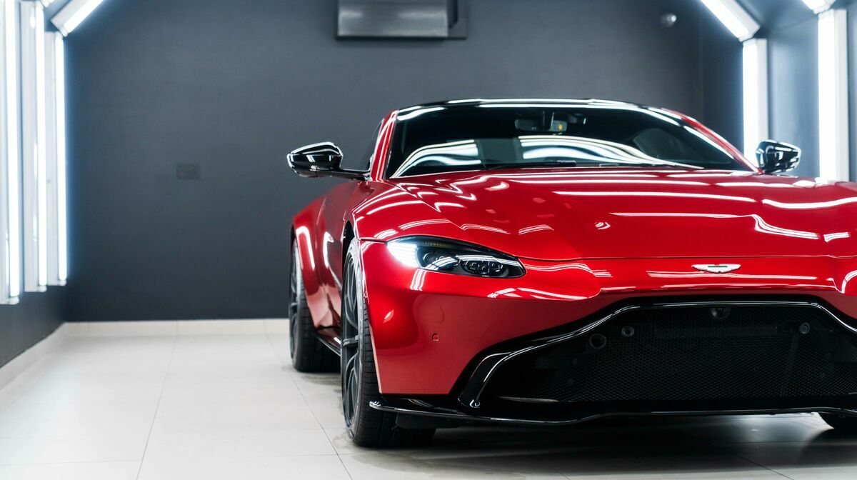 V8 Vantage Volcano Red