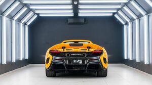 675LT McLaren Orange