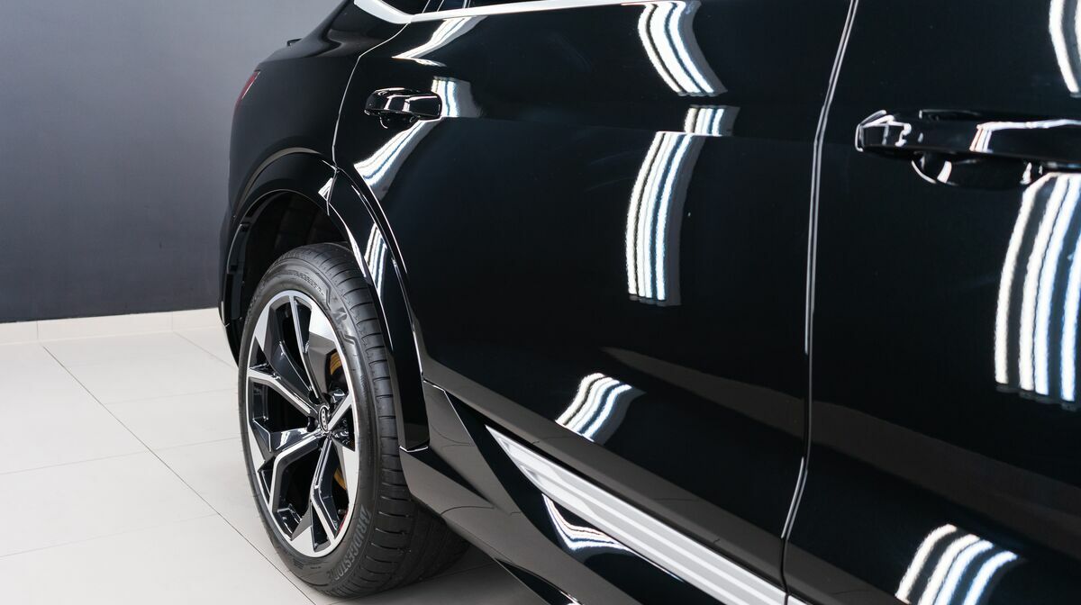 E-Tron Black